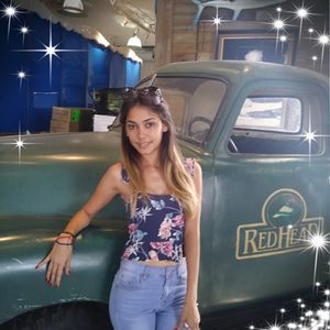 Meet your Posher, Claudia